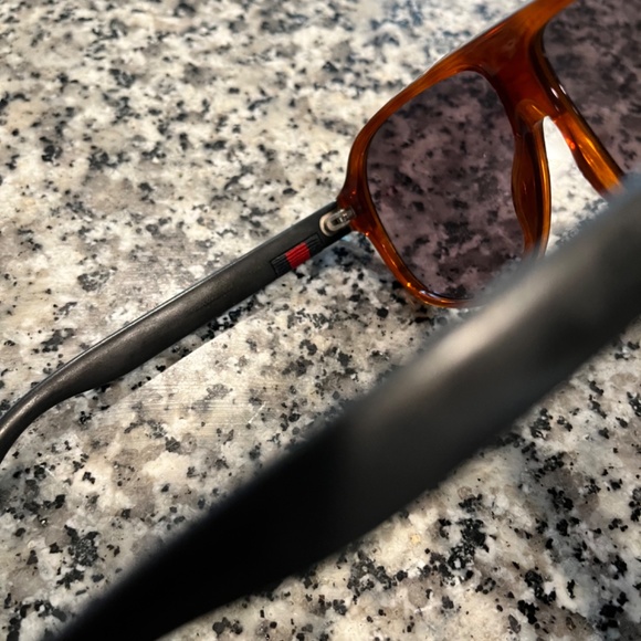 Gucci Sunglasses - Picture 3 of 4